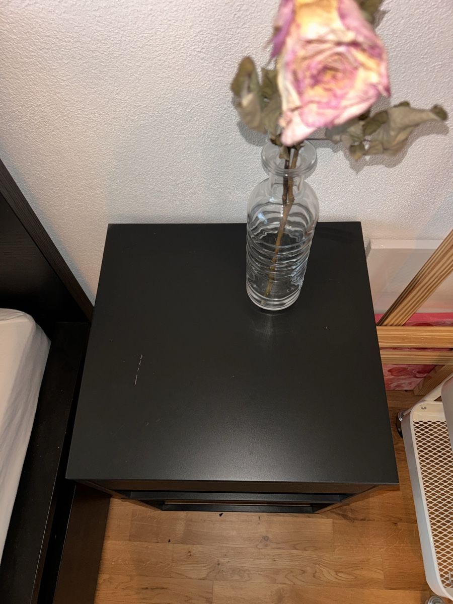 Tables de nuit: Nachttisch  – D'occasion à Luzern par julia.nst