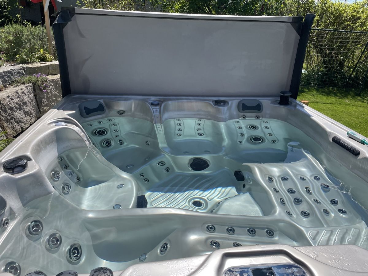 Whirlpool: Whirlpool – Gebraucht aus Heimberg von Marcel021 1