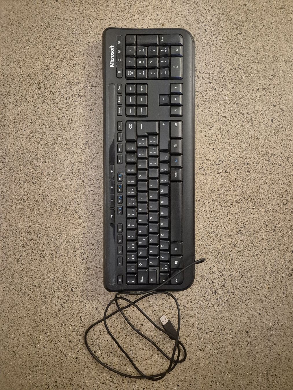 Microsoft Tastiere: Computertastatur mit Kabel – Usato da Luzern venduto da kat_6kt5