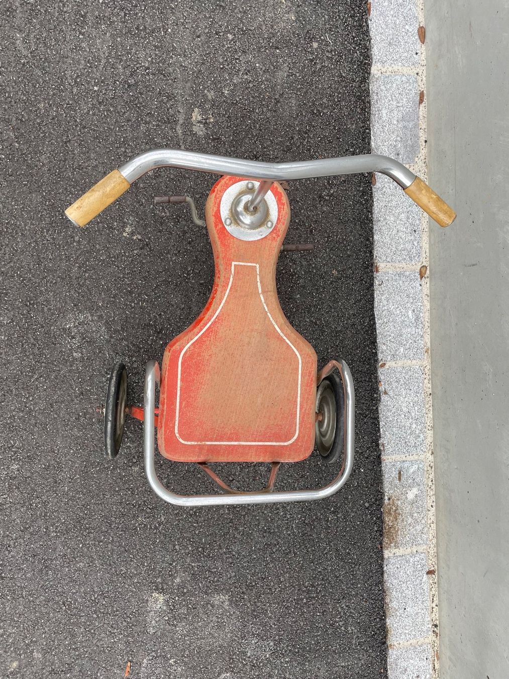 Veicoli per bambini: schönes altes Dreirad – Usato da Neunkirch venduto da autoscooter57 1
