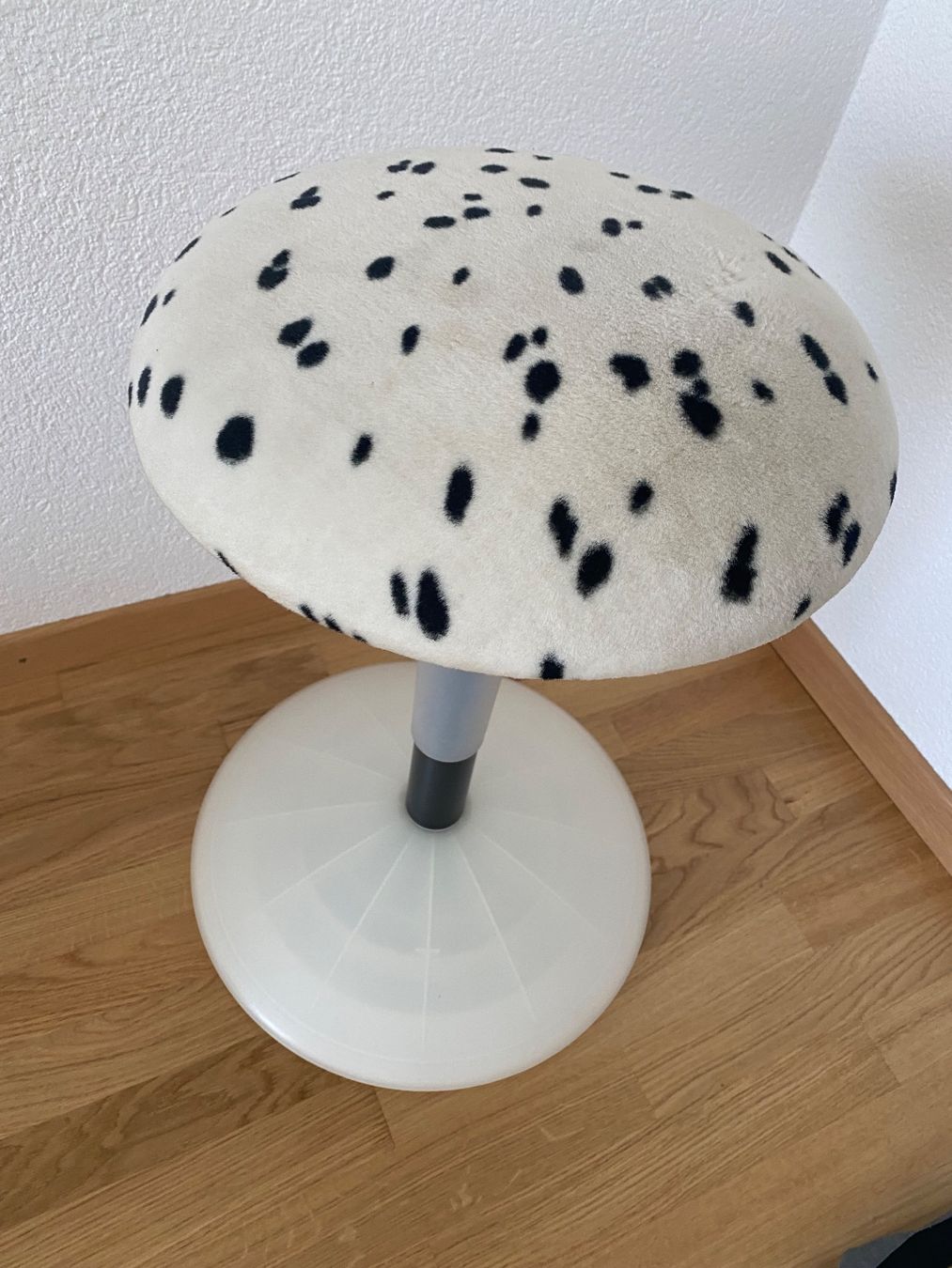 Ikea Sgabelli: Hocker Ikea – Usato da Grenchen venduto da adl_ds8n