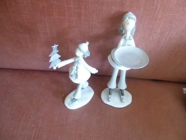 Figurines: 2 Eisläuferinnen Keramik – D'occasion à Hinwil par Glasperlen 4