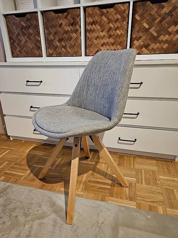Sedie: Chaises 4x – Usato da Romont FR venduto da MCseptya