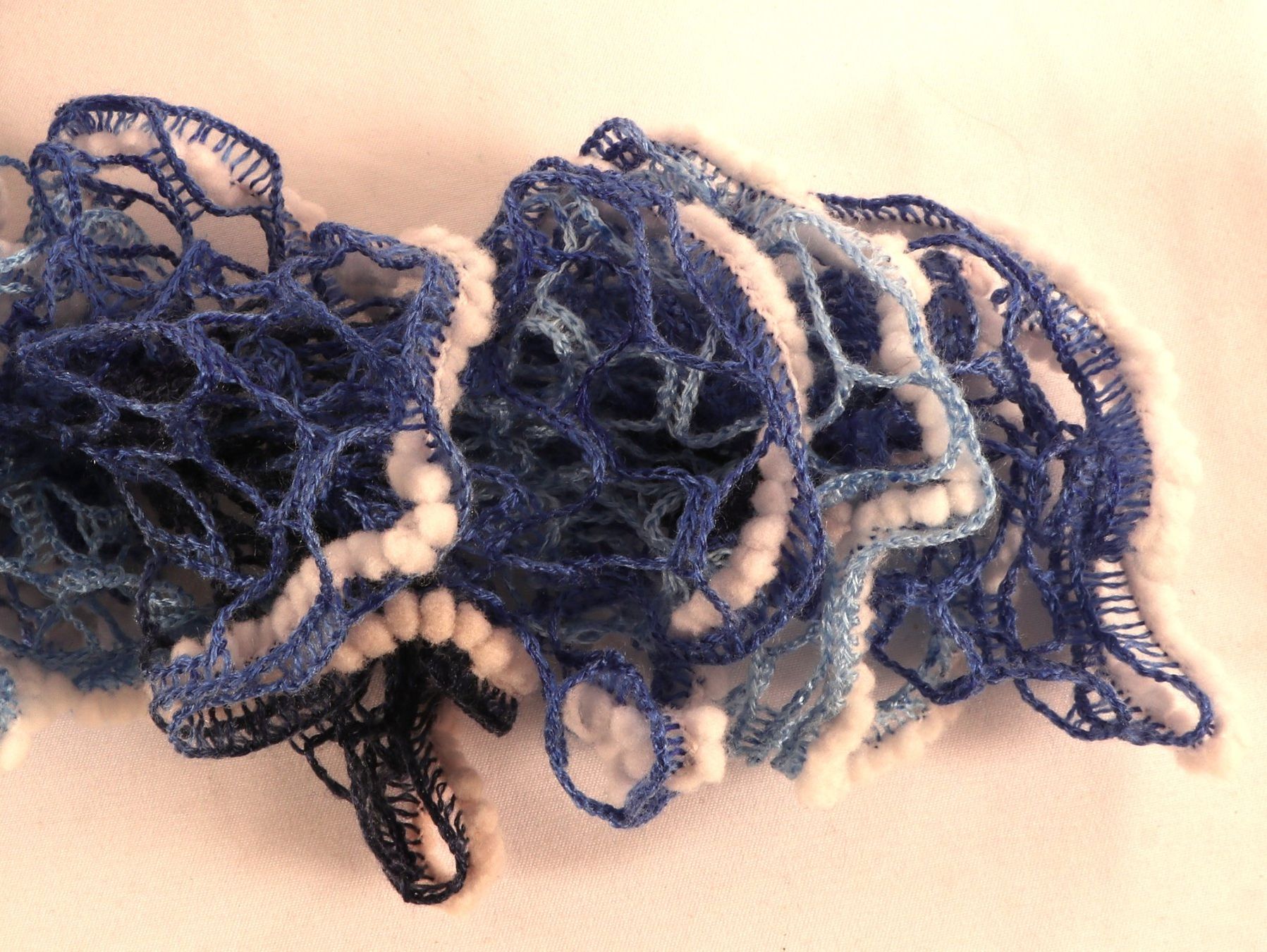 Foulards & écharpes: HANDARBEIT Schal blau – D'occasion à Steinen par Restwert_Steinen 7