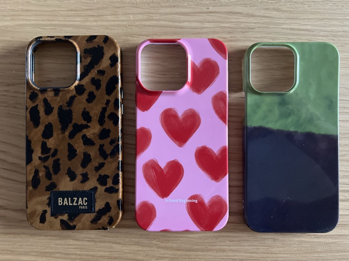 Apple Covers & Schutzfolien: 3 Handyhüllen iPhone 16 Pro Max – Gebraucht aus Luzern von maisonnoir