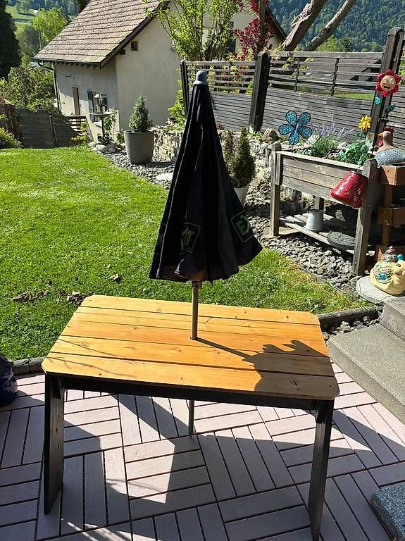 Tischset: Table ou bac à sable avec parasol pour enfant – Gebraucht aus Moutier von Christiane13 1