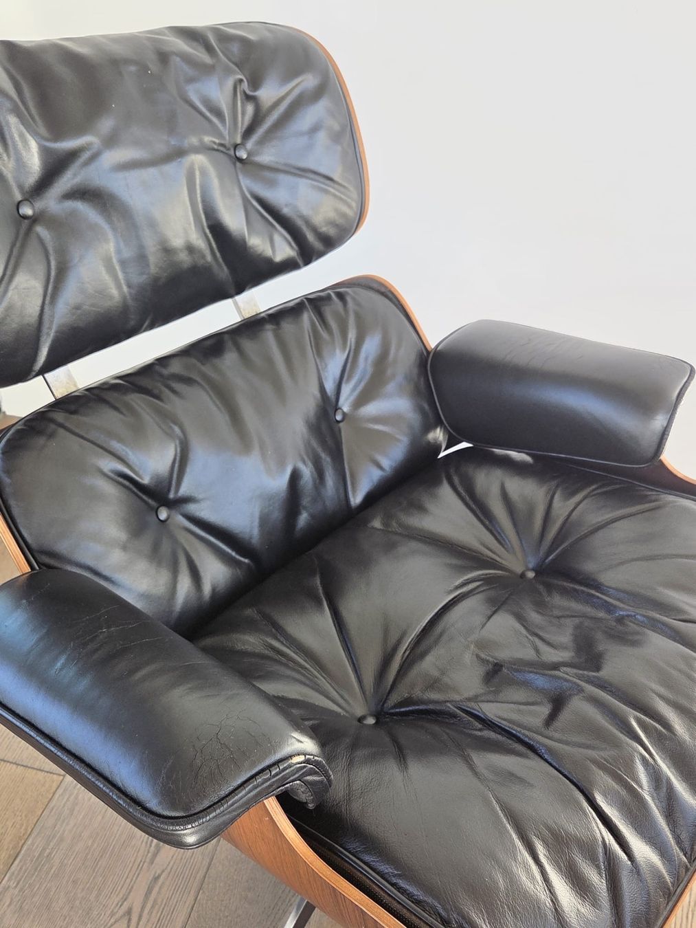 Vitra Poltrone: Lounge Chair Vitra / Designer Charles Eames – Usato da Zürich venduto da fat_s6cz 7