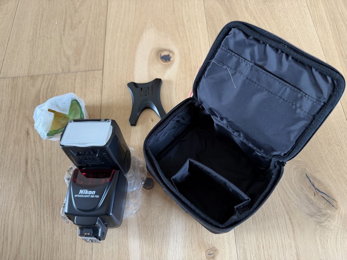 Nikon Fotocamera: Nikon D90 Camera + 3 Nikon lenses Set + Flash + Bag – Usato da Affoltern am Albis venduto da Claudio.c1 2