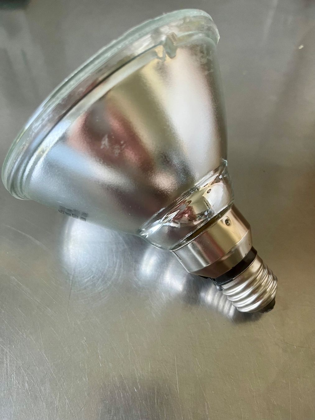 Lampade: HALOGEN PAR38 E27 240V 100W Pressglas Reflektor 13 Stück – Nuovo e nell'imballaggio originale da Adliswil venduto da vette56