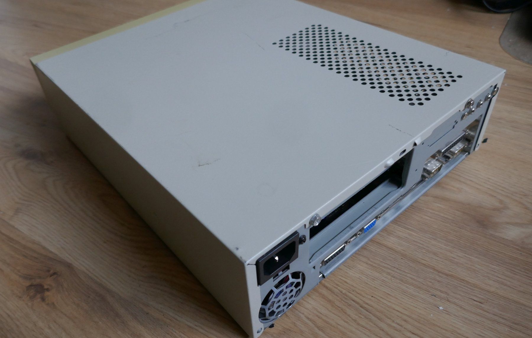 PCs: Alter Computer - Pentium 3 – D'occasion à Wenslingen par FairlightCMI 3