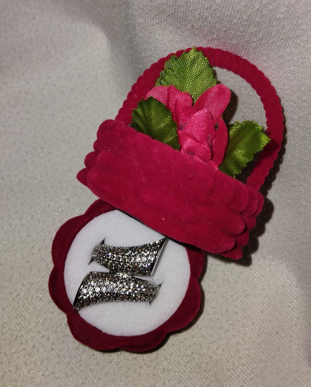 Ringe: Raffinierter Schmuck-Ring – Neu (gemäss Beschreibung) aus Rorschach von kristys 3