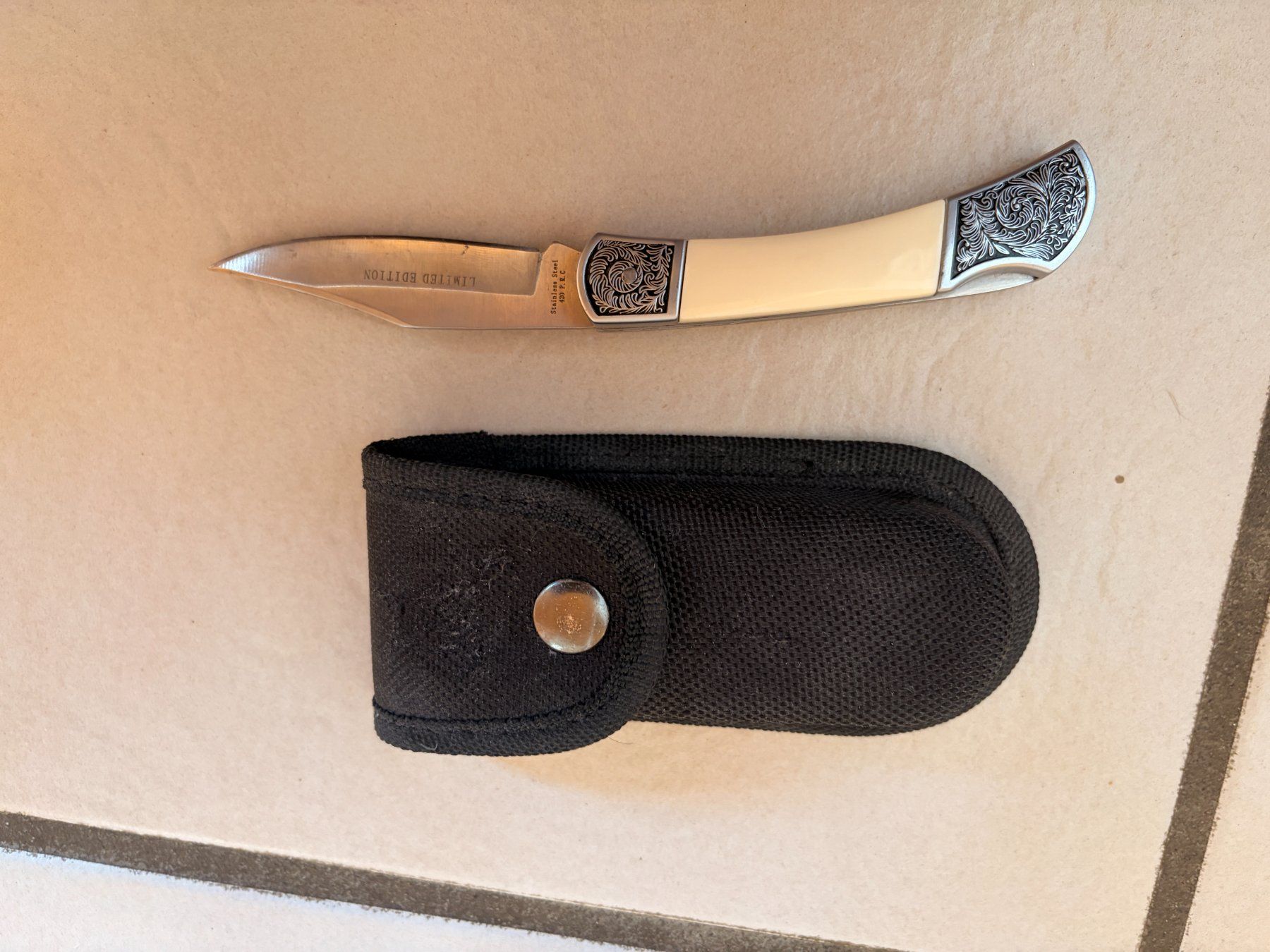Accessori: Klappmesser / Jagdmesser inkl. Etui – Usato da Basel venduto da schmidlin939