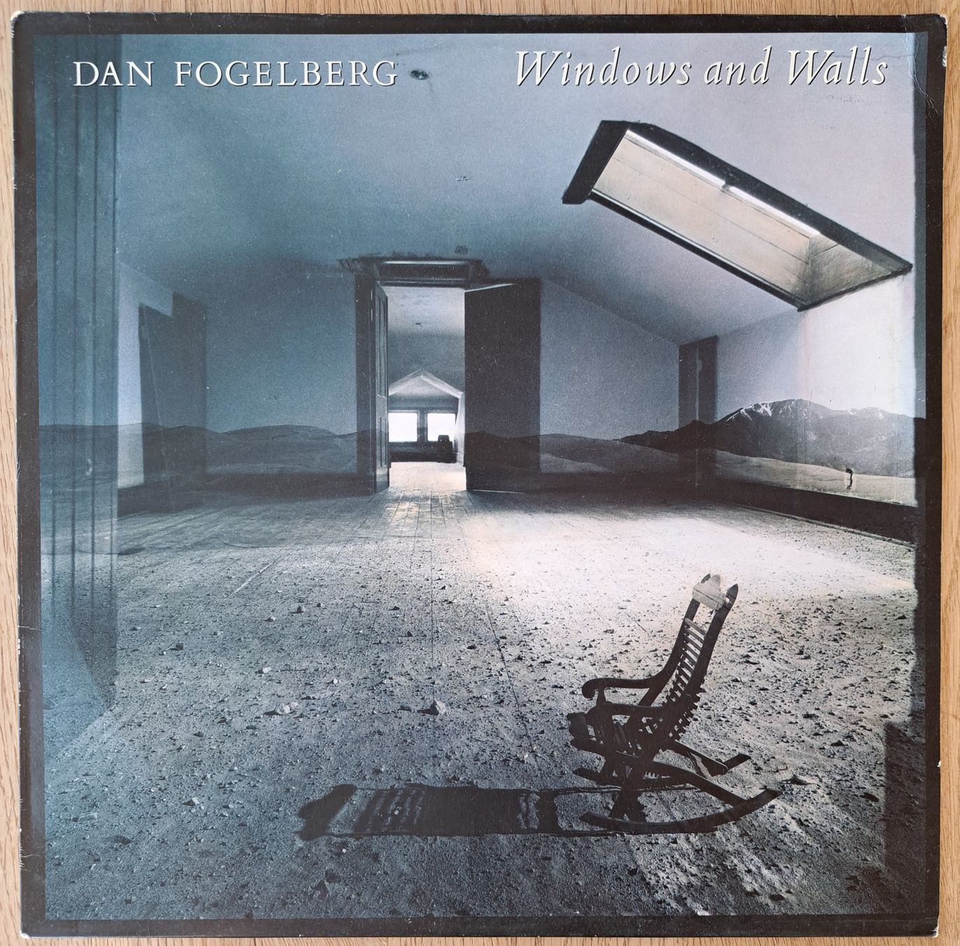 Dischi in vinile: Dan Fogelberg - Windows and walls – Usato da Meggen venduto da Ricardokoch