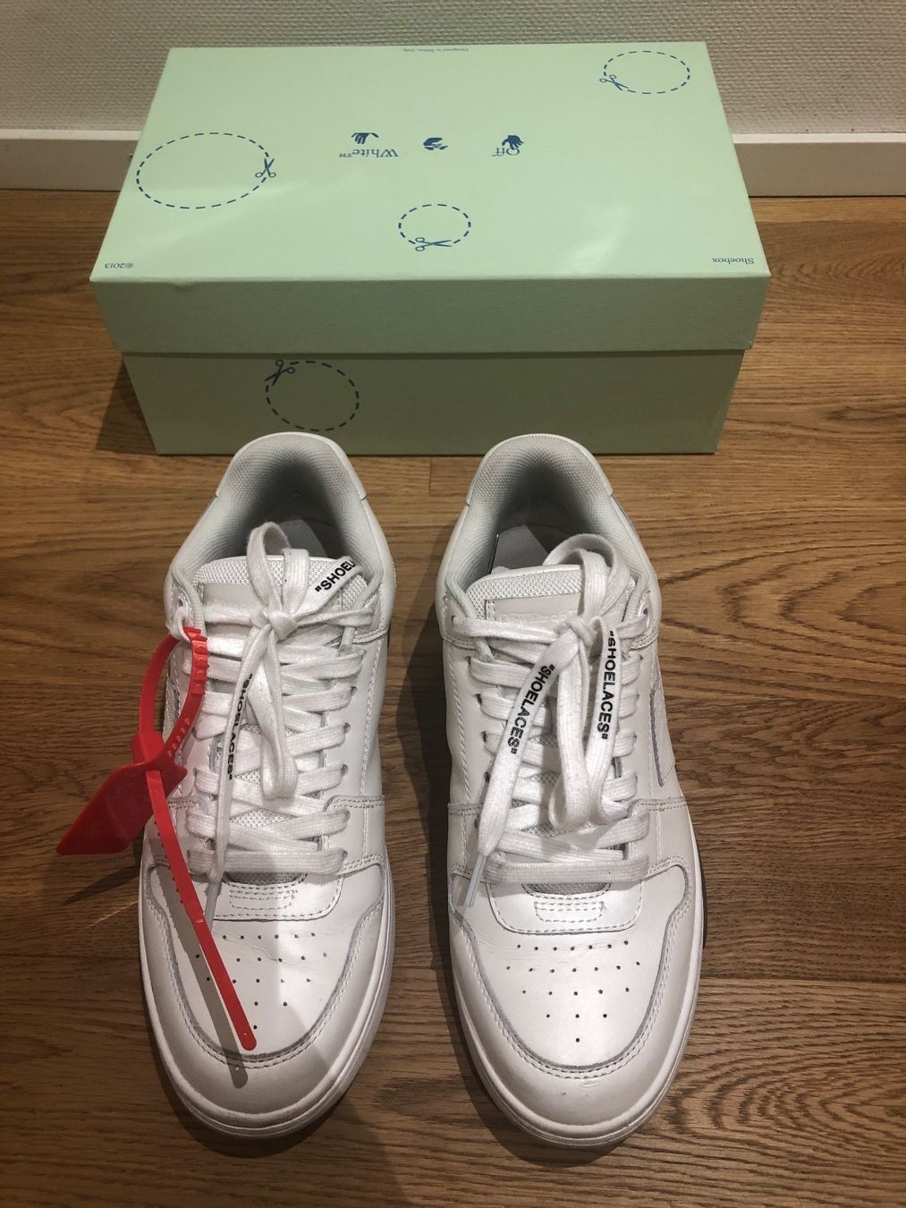 Off-White Damenschuhe: Off White out of office sneaker – Gebraucht aus Gockhausen von LunaCa 3