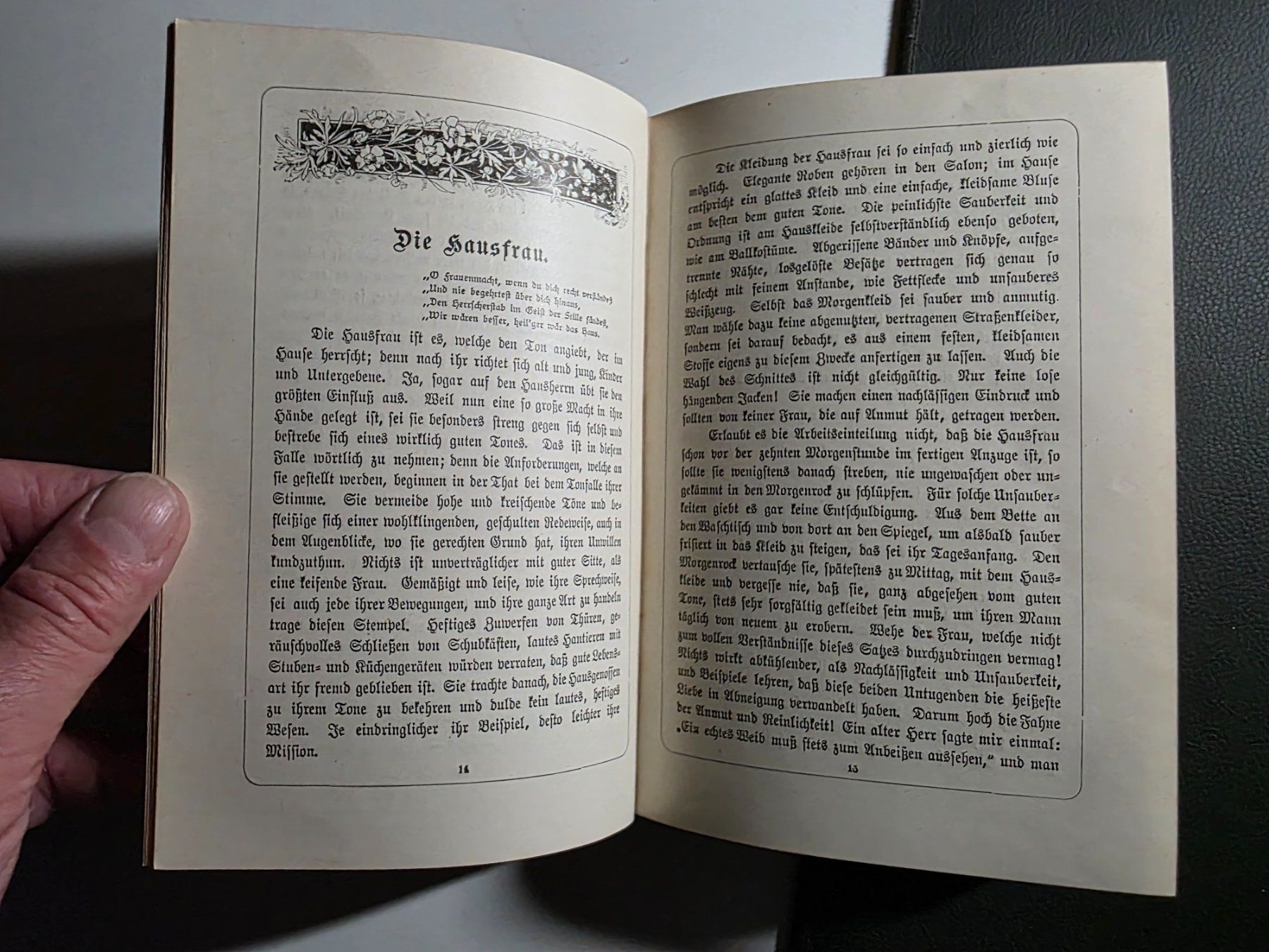 Libri: Der gute Ton oder das richtige Benehmen -  H. Schramm 1900 – Usato da Walterswil BE venduto da Lonitti 7