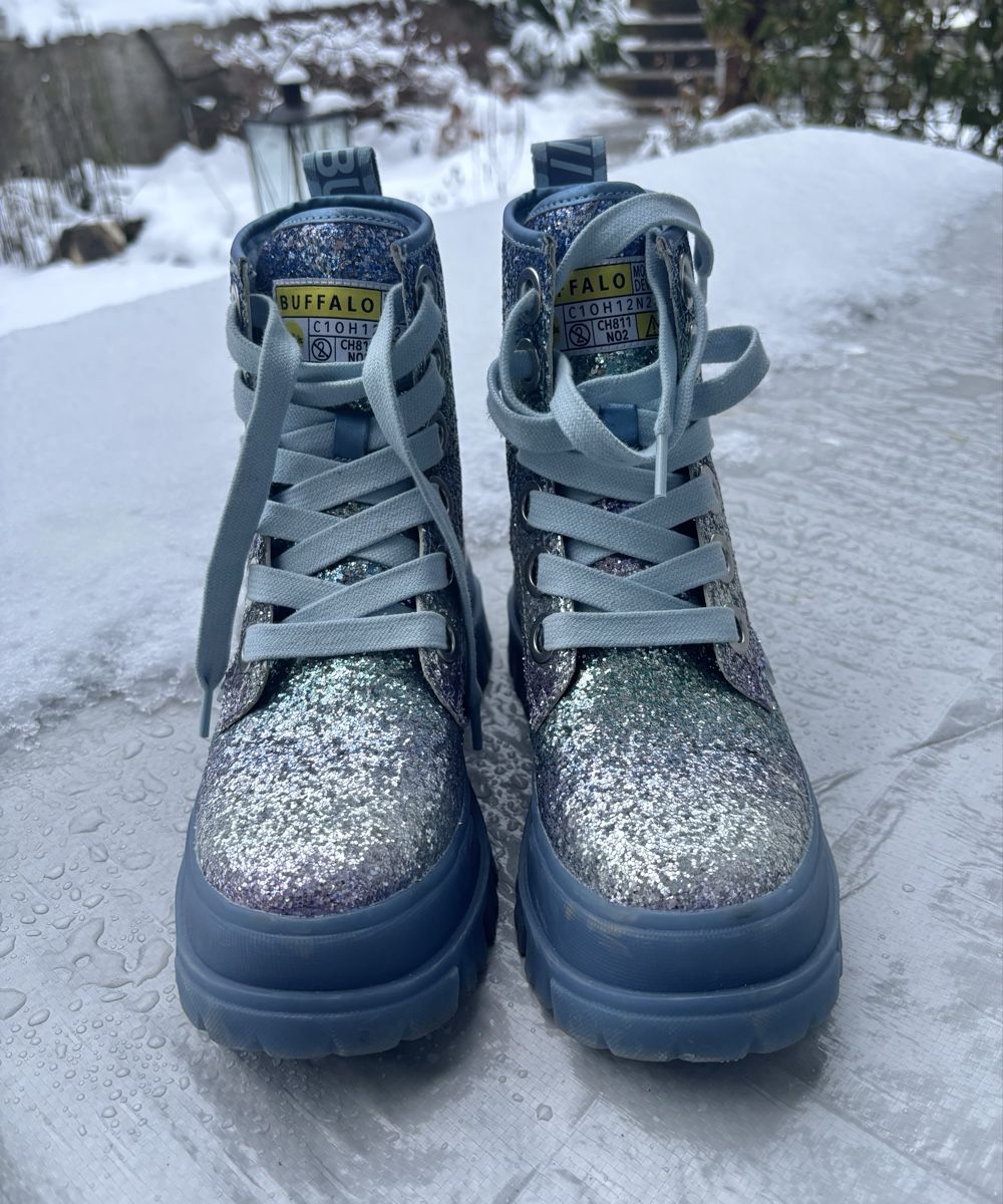 Buffalo Scarpe da donna: BUFFALO Aspha NC Mid Glitzer Boots blau/silber – Usato da Esslingen venduto da Sereno3 1