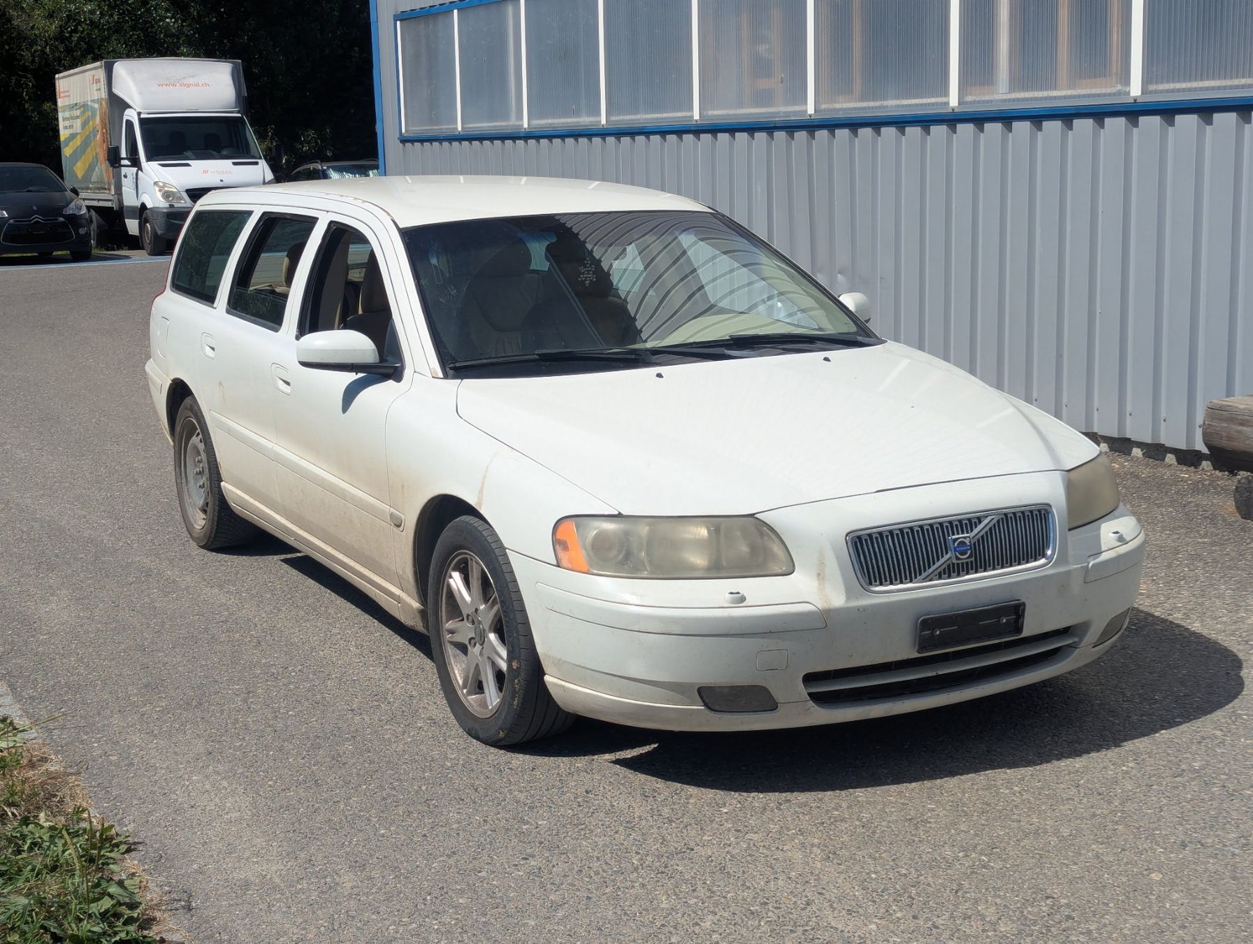 Volvo Autos: Volvo V70 25T – D'occasion à Aarberg par KreuzFahrzeugcenter