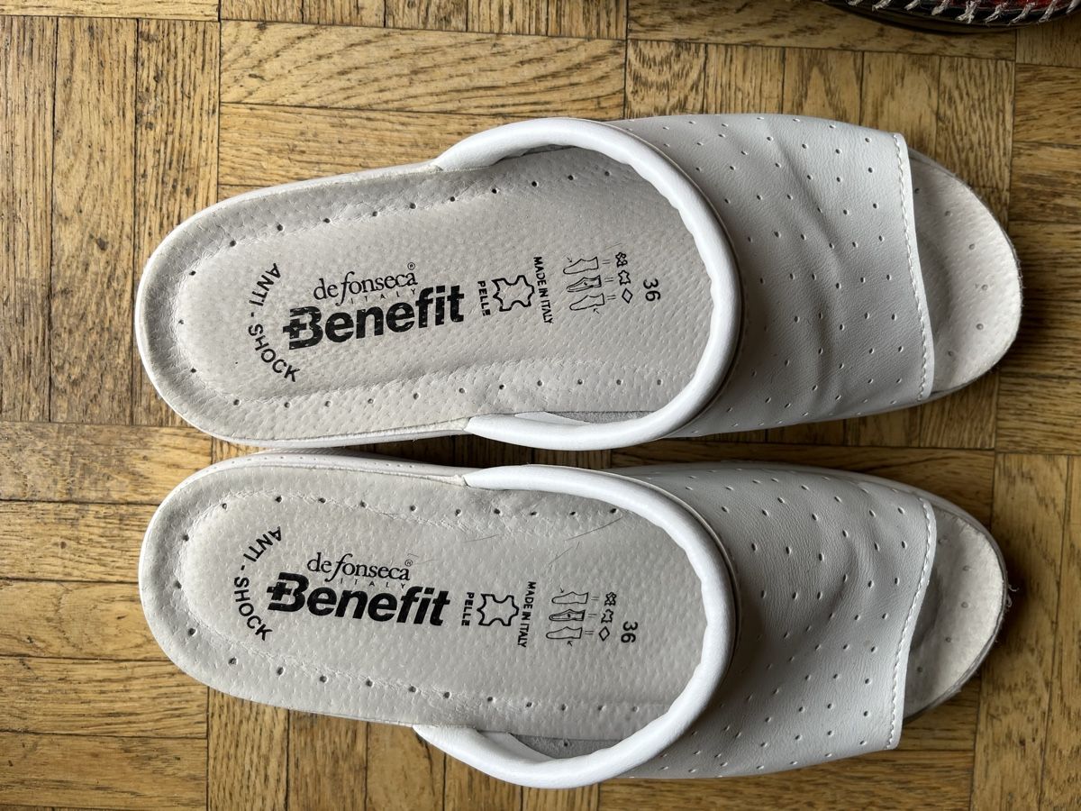Scarpe da donna: De Fonseca Benefit Pantoletten Clogs Grösse 36 – Usato da Wetzikon ZH venduto da papi1899 1