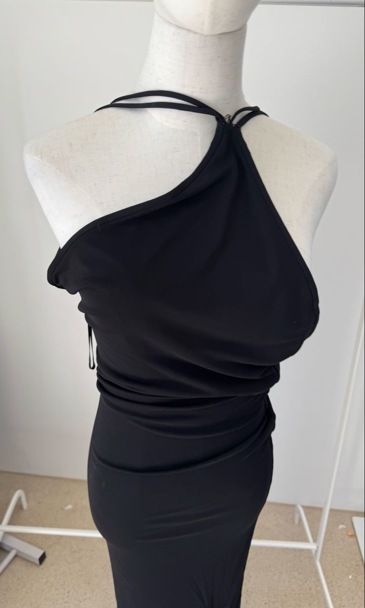 Dsquared2 Vestiti: DSQUARED2 schwarzes Backless Maxi-Abendkleid – Nuovo e nell'imballaggio originale da Zürich venduto da di_archive 4