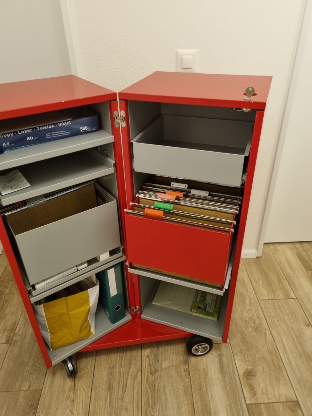 Banconi: Büro Caddy Container mit rollen Abschliessbar – Difettoso da Füllinsdorf venduto da Marlu10 1