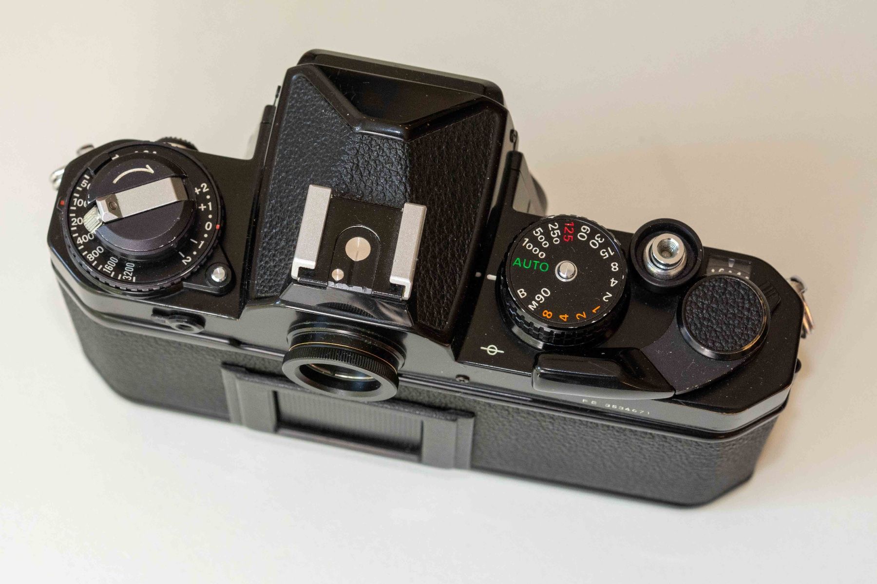 Nikon Fotocamera: Nikon FE - revidiert – Usato da Schwerzenbach venduto da floridan 4