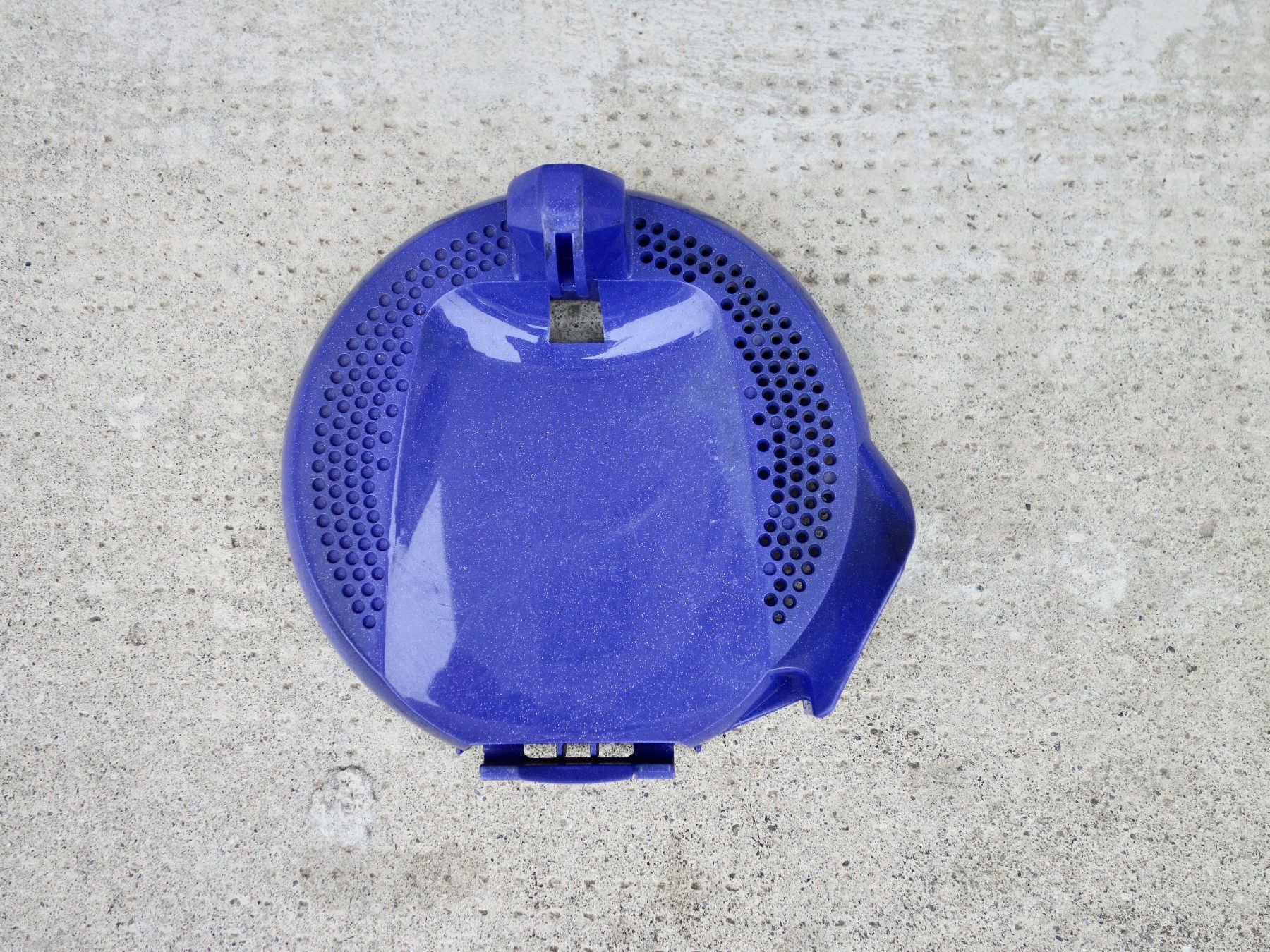 Dyson Aspirapolveri & Accessori: DYSON DC08 Staubsauger Ersatzteil Deckel Filter Abdeckung – Usato da Kerzers venduto da zimmergruen