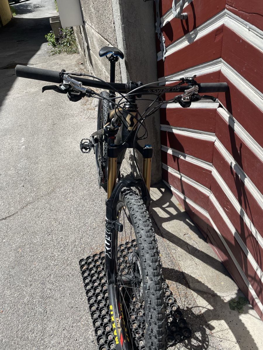 Scott Biciclette: Scott Genius 700 Premium Carbon – Usato da Malans GR venduto da johanna46 8