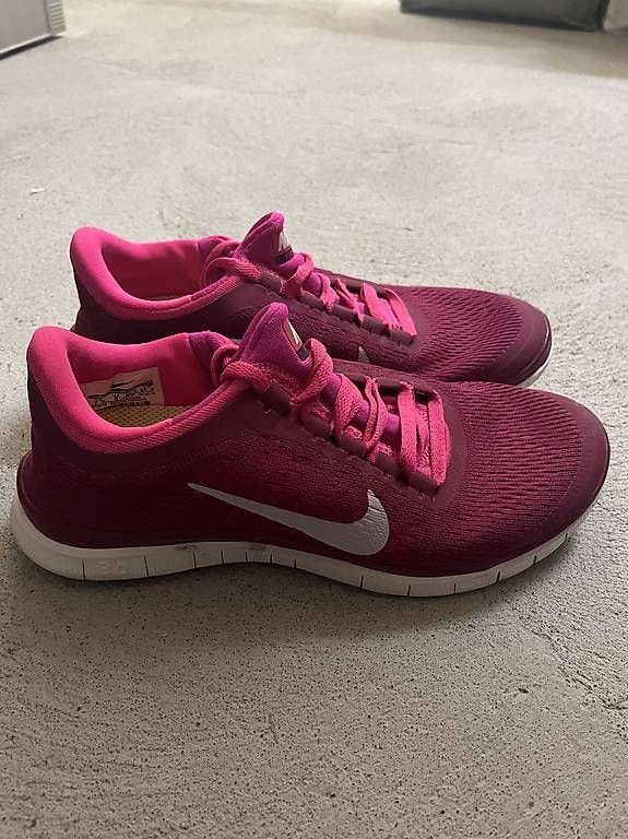 Scarpe da donna: Nike Free Damen Turnschuhe – Usato da Oberkirch LU venduto da cherryblossom87