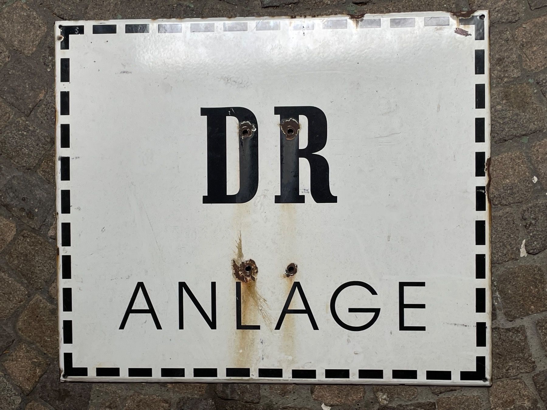 Insegne: Emailschild DEUTSCHE REICHSBAHN # Emaille Schild 2WK SBB DDR – Usato da Mastrils venduto da headturners 2