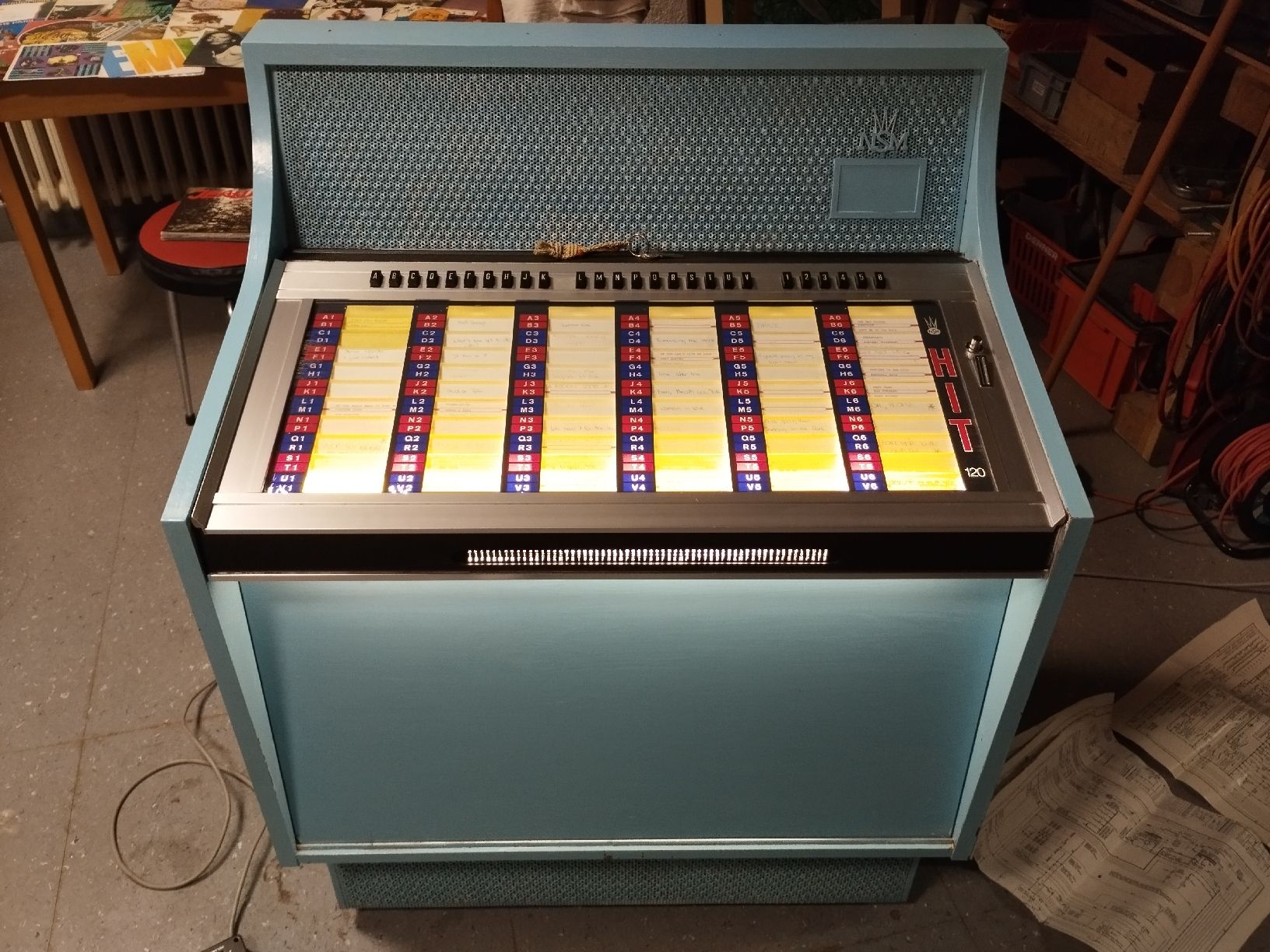 Musiktruhen: Jukebox NSM Hit 120 mit tollen Singles – Gebraucht aus Lupsingen von Burritz