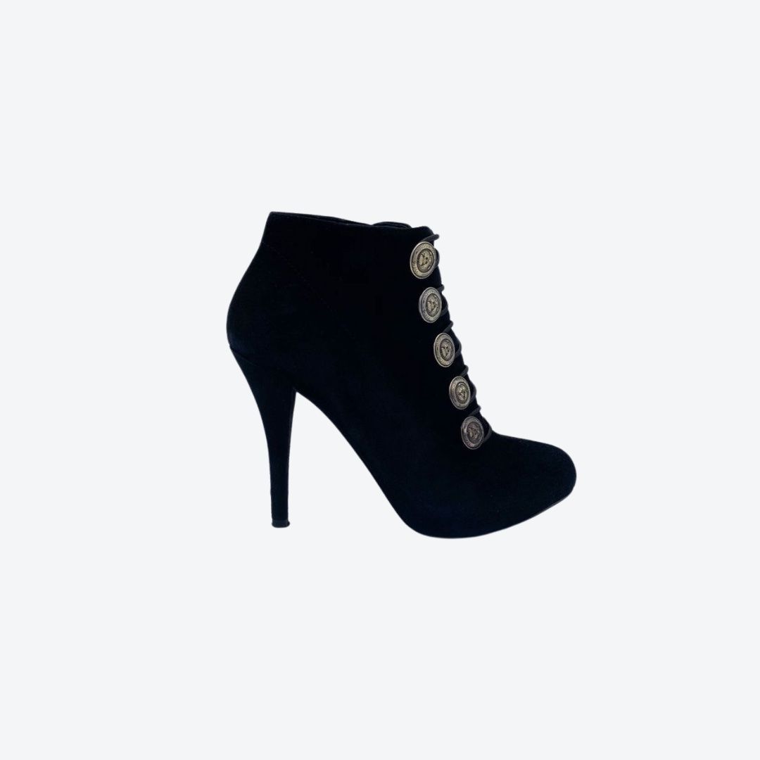 Guess Scarpe da donna: Schwarze GUESS Stiefeletten in Gr. 36 – Usato da Oberkirch LU venduto da petitefashion