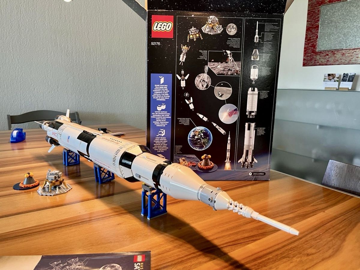 Lego Baukästen: Lego Saturn V Rakete 92176 – Gebraucht aus Elgg von  3