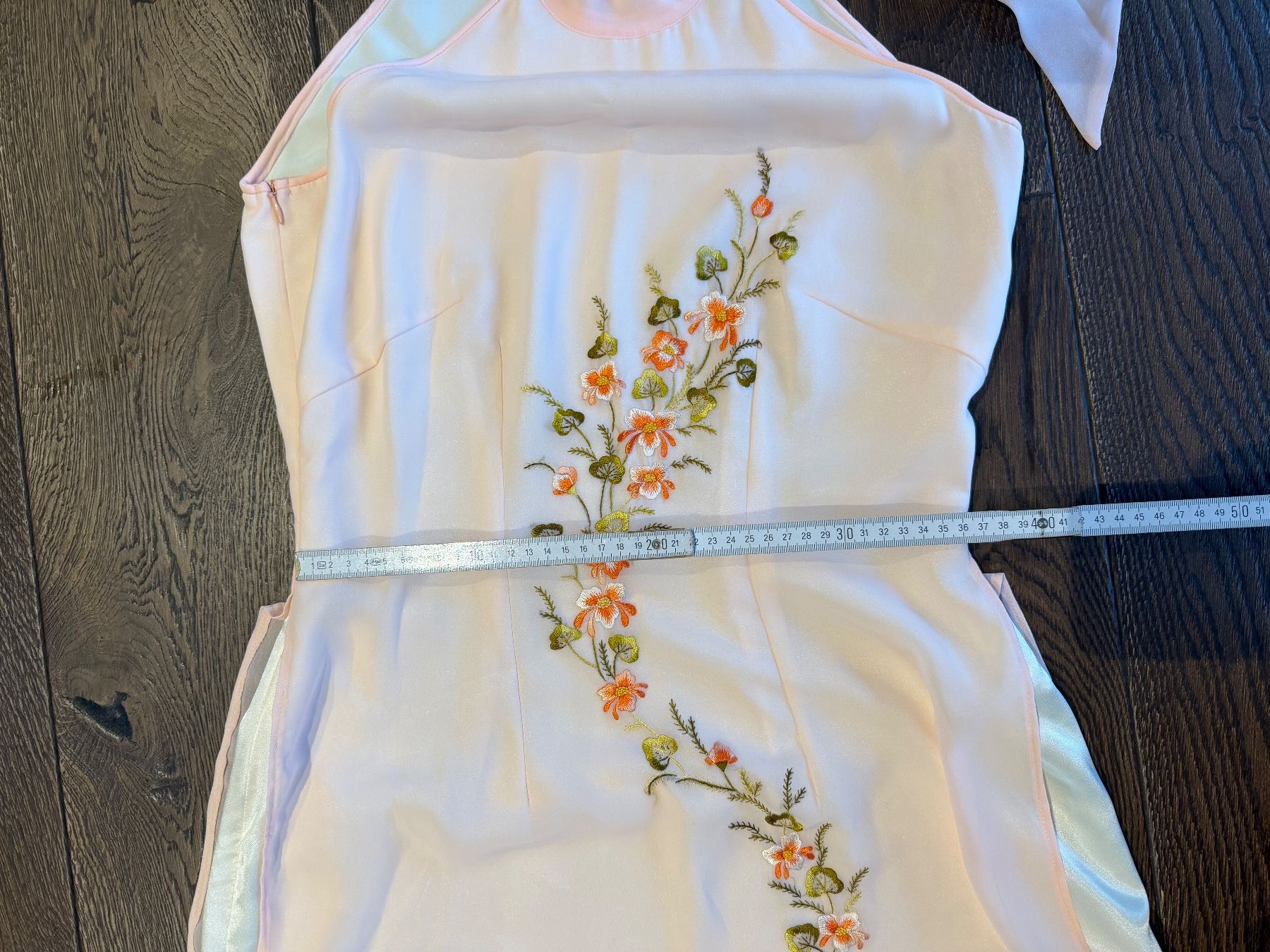 Kleider: Traditionell Vietnamesisches Damenkleid Seide – Gebraucht aus Büren SO von Nuri09 3