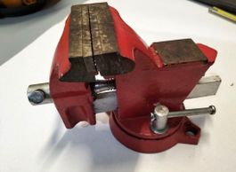 Handwerker Schraubstock ab 1.- in gutem Zustand