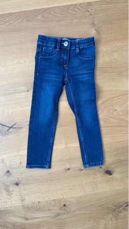 Jeans Kinder dunkelblau Grösse 98/104