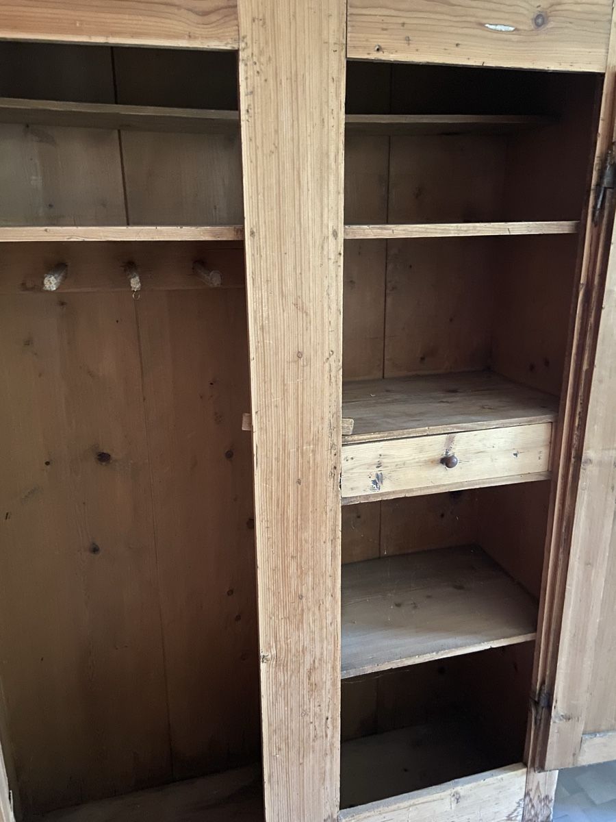 Schränke: Armoire ancienne brute – Gebraucht aus Bevaix von car_fyw5 1