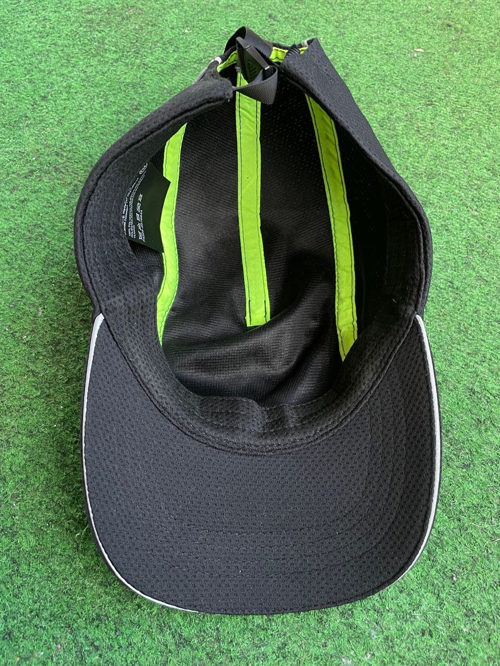 3M Chapeaux, bonnets & casquettes: Mesh Strap back Cap 3M – D'occasion à Zürich par le_souk 4