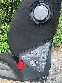 Sièges auto: Kindersitz  – D'occasion à Lausen par han_bvd9 2