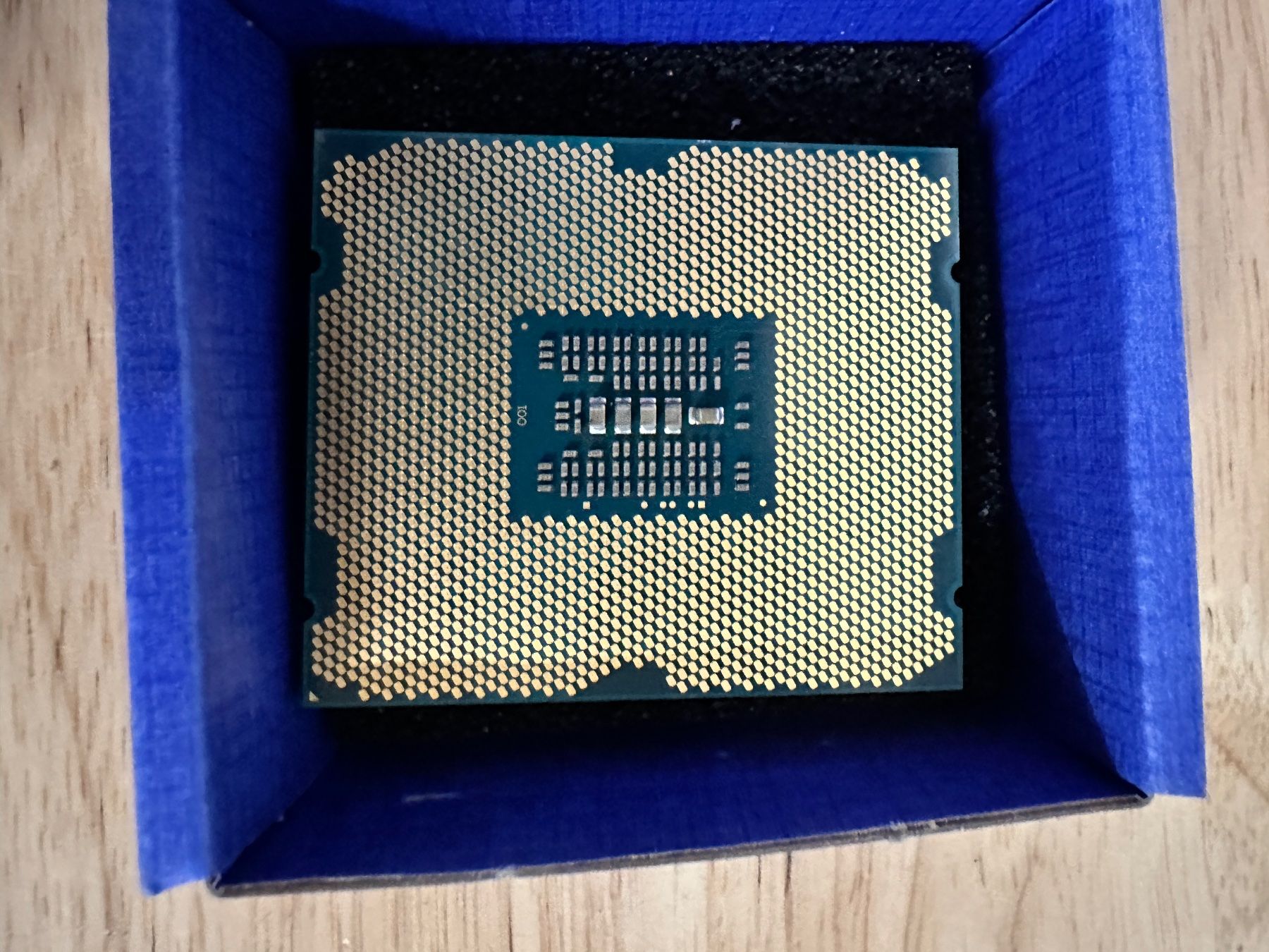 Intel PC: Intel Xeon E5-1650V2 ST1AQ 3.50 GHz CPU – Usato da Luven venduto da Eletto 1