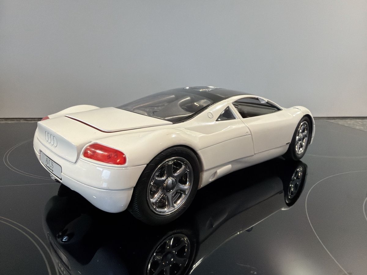 Revell Modellini d'auto: Audi Avus weiss - 1/18 - Revell – Usato da Wolfwil venduto da Rolex1 3