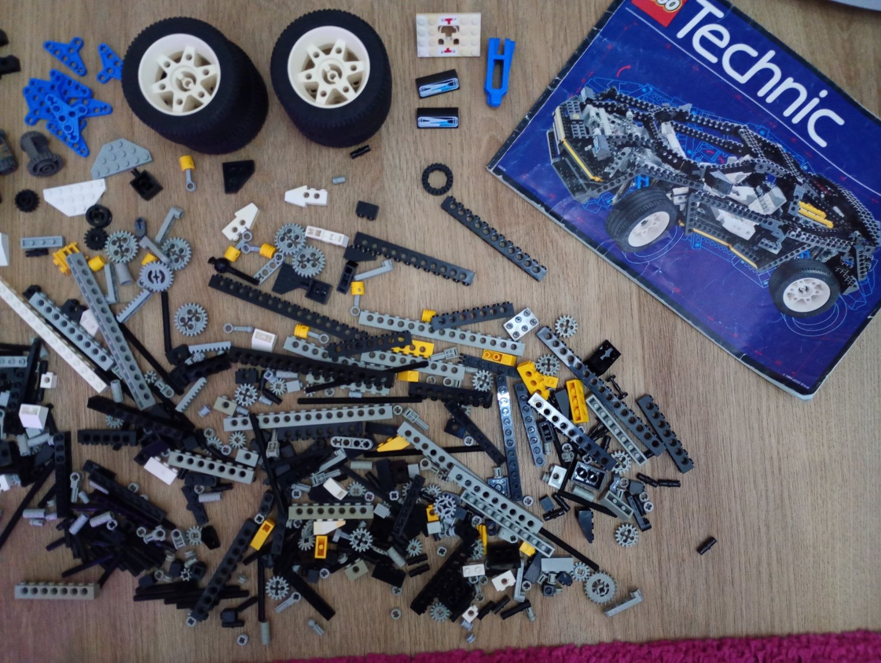 Lego Kit di costruzioni: Ersatztteile zu Lego Model 8880 – Usato da Herisau venduto da Sjan