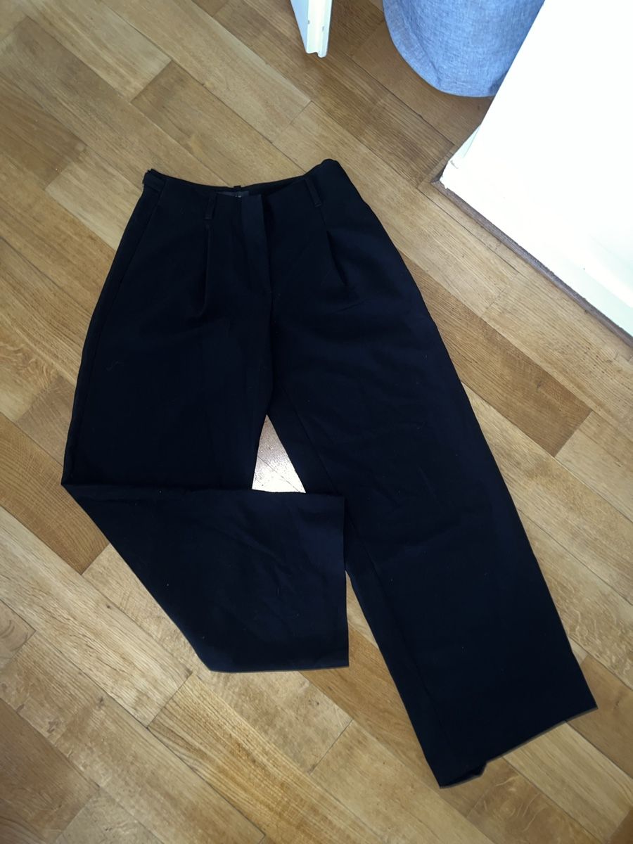 Massimo Dutti Pantaloni: Massimo Dutti black trousers – Usato da Aesch BL venduto da sof_rk2j