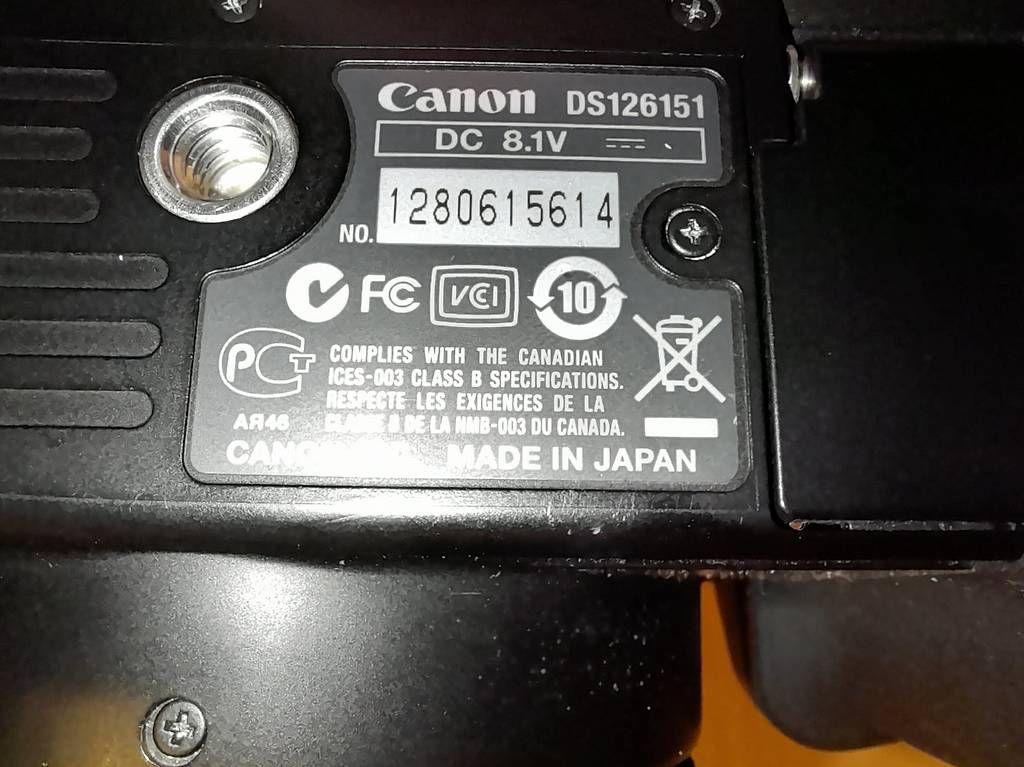 Canon Fotocamera: CANON EOS Spiegelreflexkamera Schwarz – Usato da Flawil venduto da MovieNostalgie 1