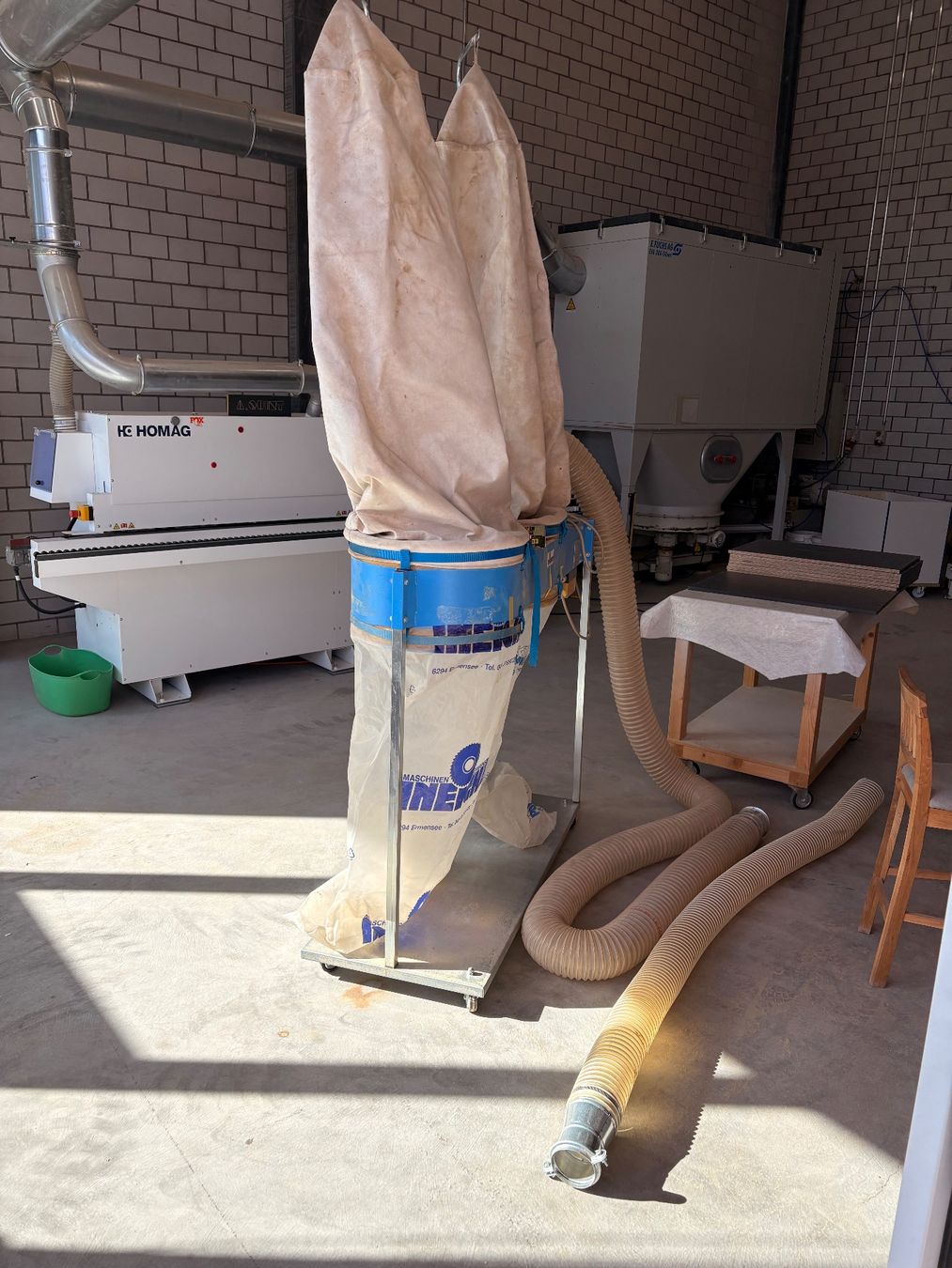 Purificatori d'aria: Absauganlag mit Doppel Zyklon Filter und Gebläse – Usato da Horgen venduto da AQD 1