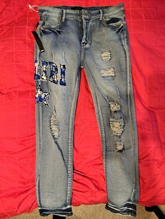 Amiri Jeans, Top Zustand, Stylisch, Grösse 28, ungetragen.