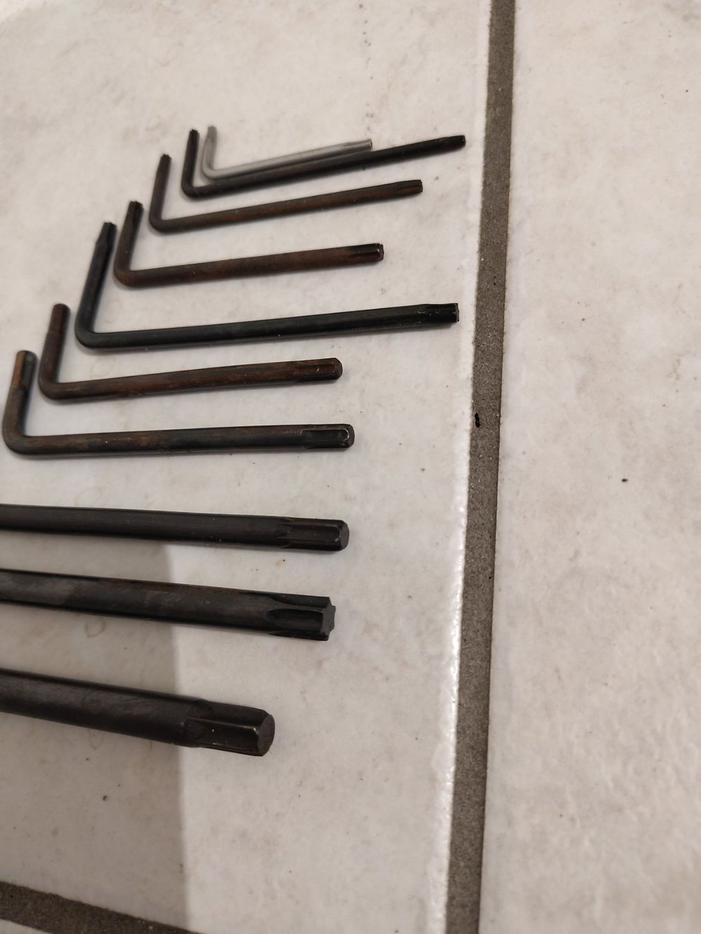 Tutti gli attrezzi: 10 Clés Allen TORX en lot – Usato da Biel/Bienne venduto da vin_mq5n 2
