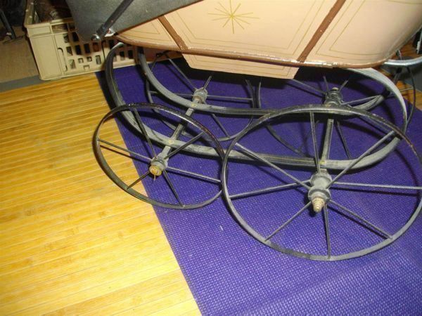 Carrozzine per bambole: Alter Puppenwagen – Usato da Zürich venduto da protea59 1