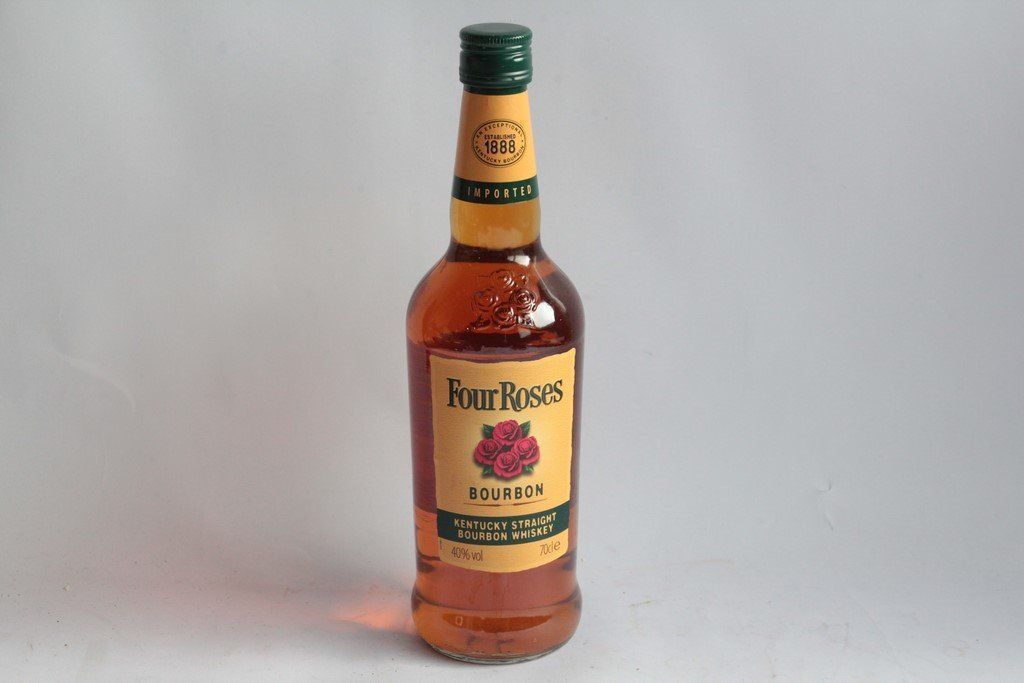 Spirituosen: Four Roses Kentucky Bourbon Whisky – Gebraucht aus Vandoeuvres von Dom-Tom