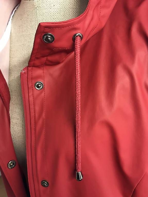 Jacken: Regenjacke von RAINS – Gebraucht aus Basel von jan_k9cz 2