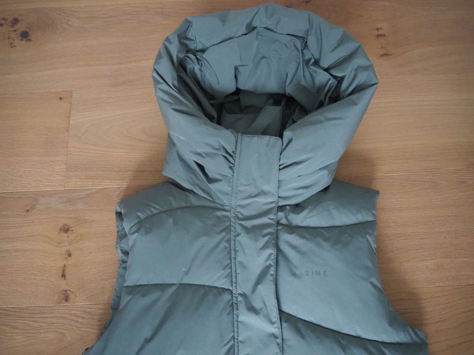 Gilet & Giacche senza maniche: Mazine, lange Steppweste mit Kapuze, Gr. XS – Usato da Zürich venduto da snowow 4